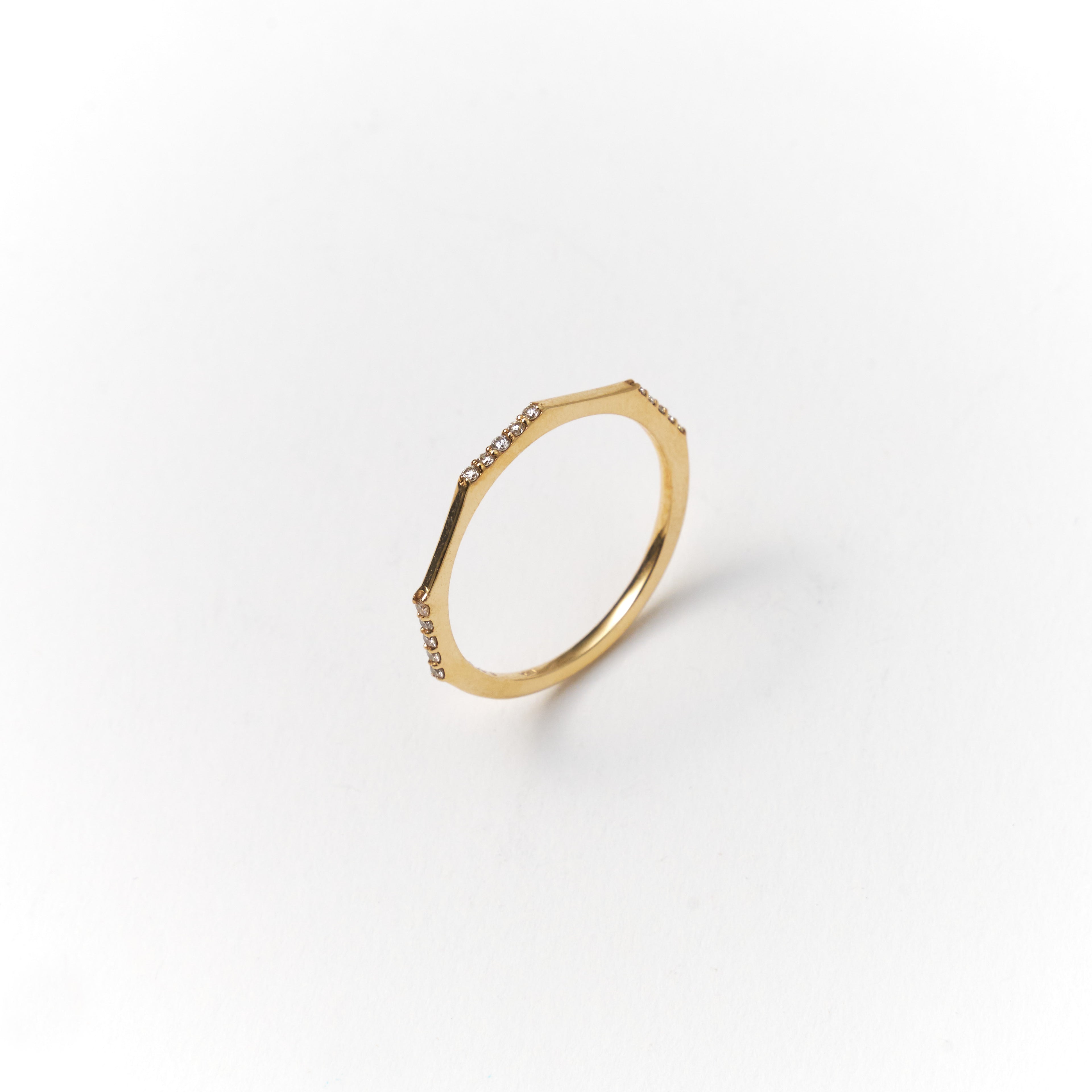 Luna Band Ring